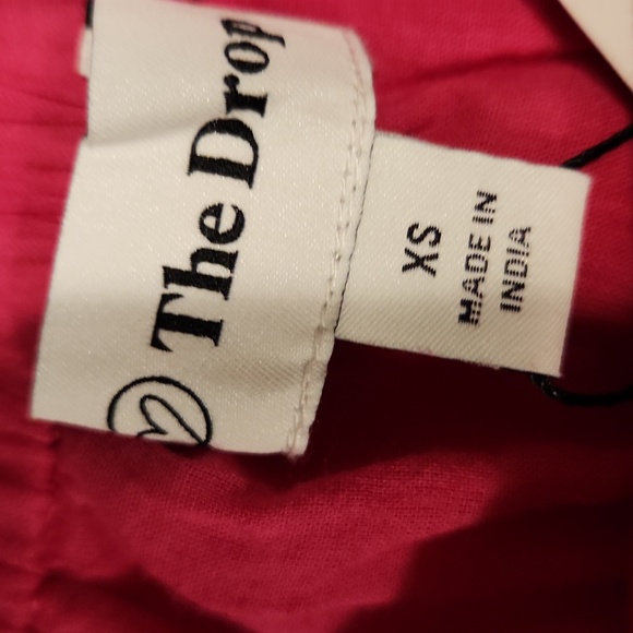 Sleeveless Pink V-Neck Midi Dress with Spaghetti Straps - Picture 5 of 5